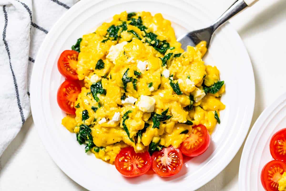 Easy 10-Minute Spinach & Feta Scrambled Eggs Recipe